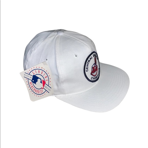 Vintage 90s Cleveland Indians Central Division Champions Patch Snapback Hat - Picture 3 of 7